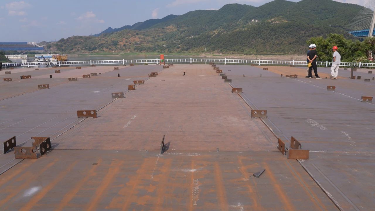 國(guó)企動(dòng)態(tài)  驗(yàn)收完成，首批青城大橋主橋鋼箱梁構(gòu)件將于9月7日陸續(xù)運(yùn)抵現(xiàn)場(chǎng)！5.jpg